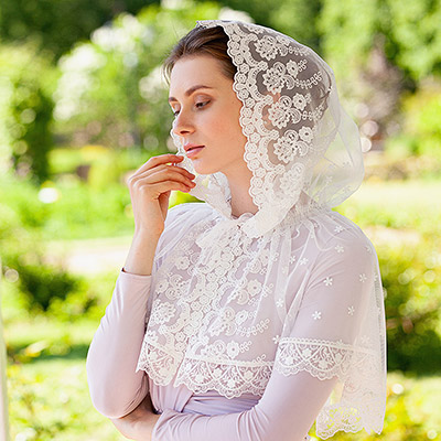 Кружевной платок с капюшоном "Анастасия" - фото из магазина ЛиноБамбино