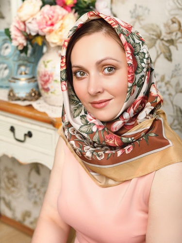 Шелковый платок "Чайные розы" - фото из магазина ЛиноБамбино