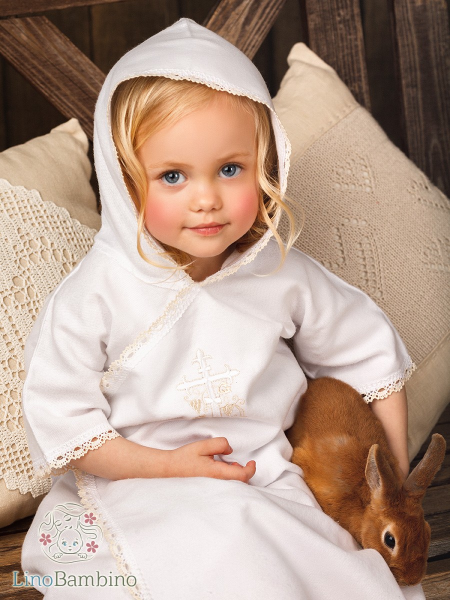 Детская крестильная рубашка "Бежевый лучик" с капюшоном фото 4