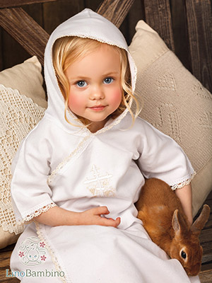 Фото товара "Детская крестильная рубашка "Бежевый лучик" с капюшоном" из магазина ЛиноБамбино