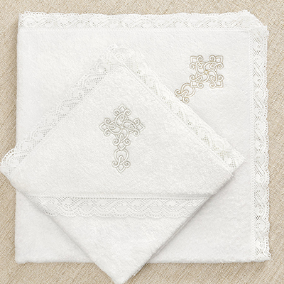 Махровое кружевное полотенце "Ажурный крестик" для крещения - миниатюра фотографии товара в каталоге ЛиноБамбино
