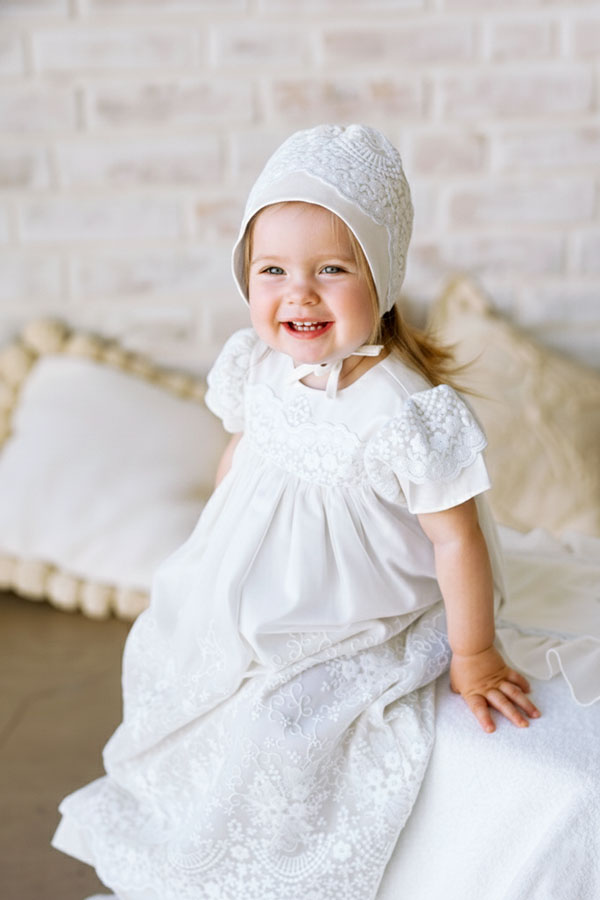 Крестильное платье "Молочный жемчуг" с чепчиком фото 3