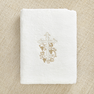 Фото товара "Махровое полотенце для крещения "Крестик с лозой"" при наведении