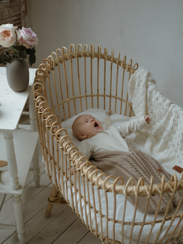 Вязаный кокон для новорожденного Loom капучино фото 4