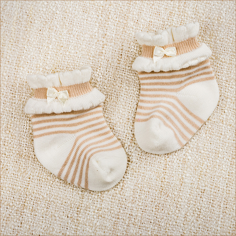 Фото товара "Полосатые носочки для новорожденного" из магазина ЛиноБамбино