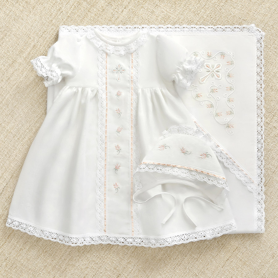 Рубашки и платья для Крещения девочек с рождения