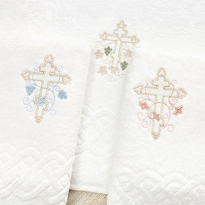 Классическое крестильное полотенце "Обвитый крестик" - миниатюра фотографии товара в каталоге ЛиноБамбино