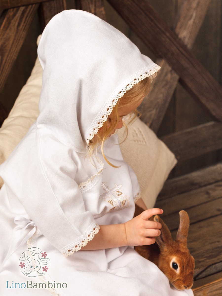 Детская крестильная рубашка "Бежевый лучик" с капюшоном фото 6