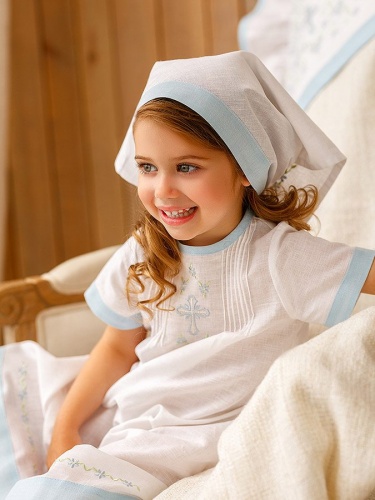 Крестильный набор для девочки "Незабудка" с полотенцем - миниатюра фотографии товара в каталоге ЛиноБамбино