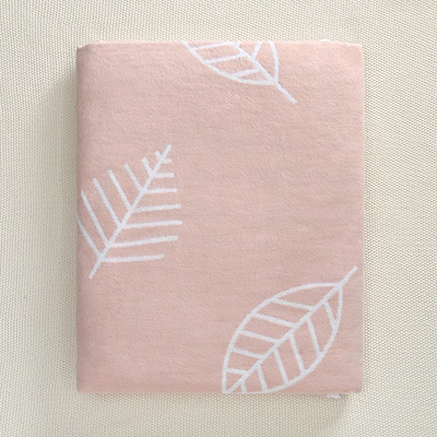 1,5-спальное байковое одеяло "Листья" пудра - миниатюра фотографии товара в каталоге ЛиноБамбино