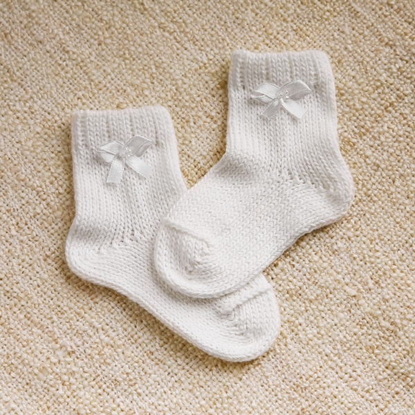Вязаные детские носочки простые фото 1