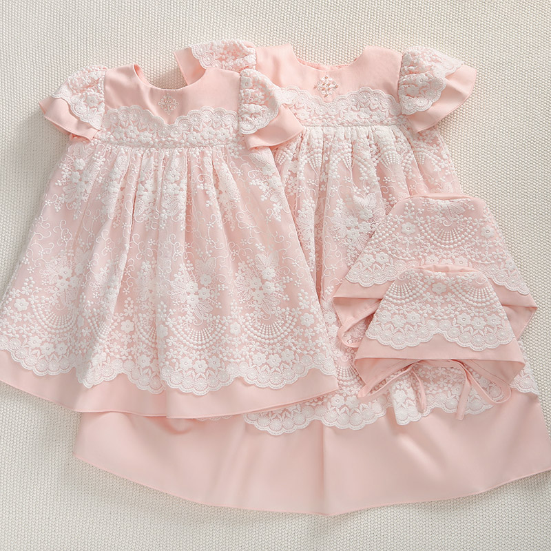 Крестильное платье "Розовый жемчуг" с чепчиком фото 9