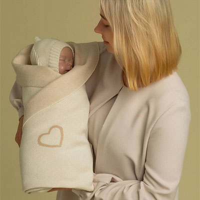 Фото товара "Плед "Сердечки"" из магазина ЛиноБамбино