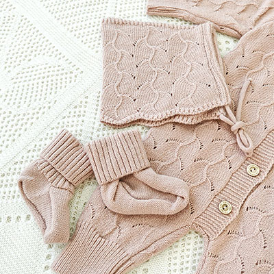 Фото товара "Комплект  "Нила" на выписку, пудра" из магазина ЛиноБамбино