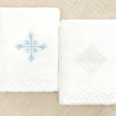 Махровое полотенце для крещения "Лучистый крестик" - миниатюра фотографии товара в каталоге ЛиноБамбино