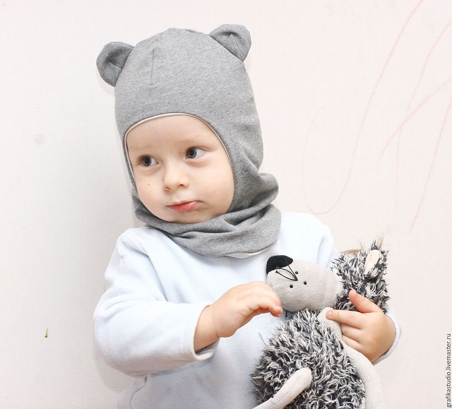 Шапка-шлем для малышей – вариант для зимы