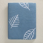 1,5-спальное байковое одеяло "Листья" синее